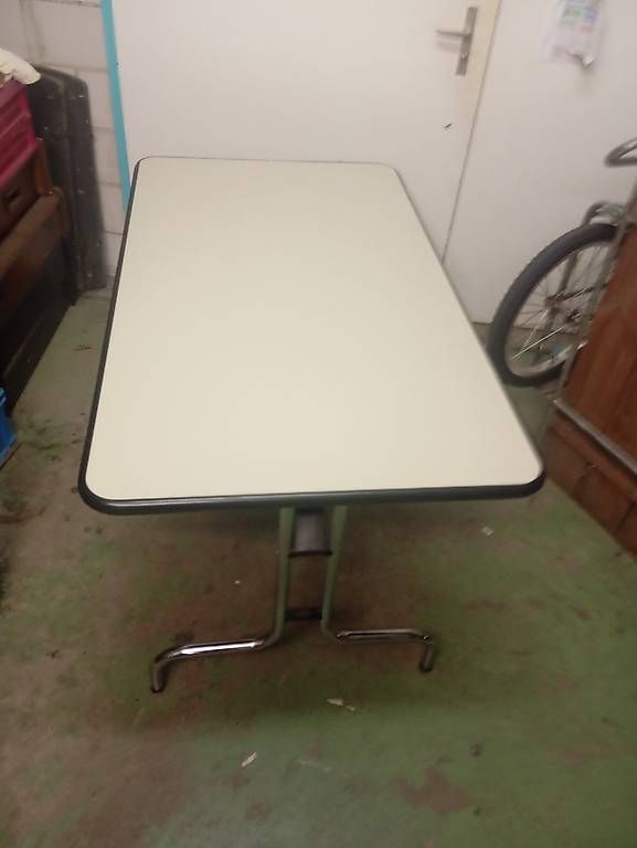Tische: Klapptisch / Tisch, Eames  Design – Gebraucht aus Basel von Petergunn 1