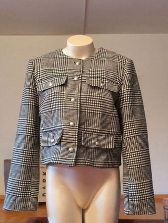 Kurze Jacke H&M kariert schwarz weiss Grösse M neuwertig
