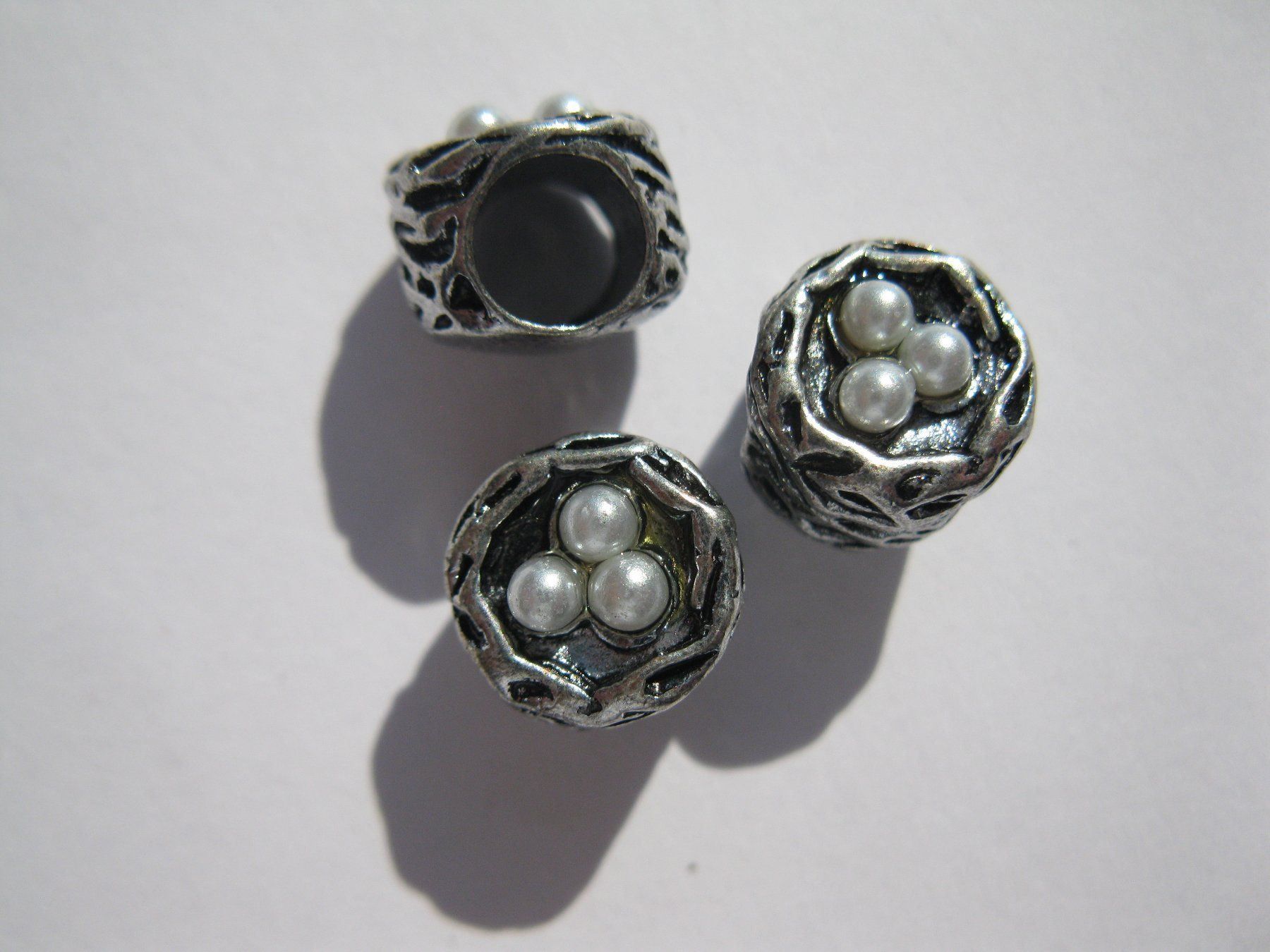 Perle (finte): 2 Grosslochperlen, Beads Nest, Vogelnest – Nuovo e nell'imballaggio originale da St. Margarethen TG venduto da LuanaKa