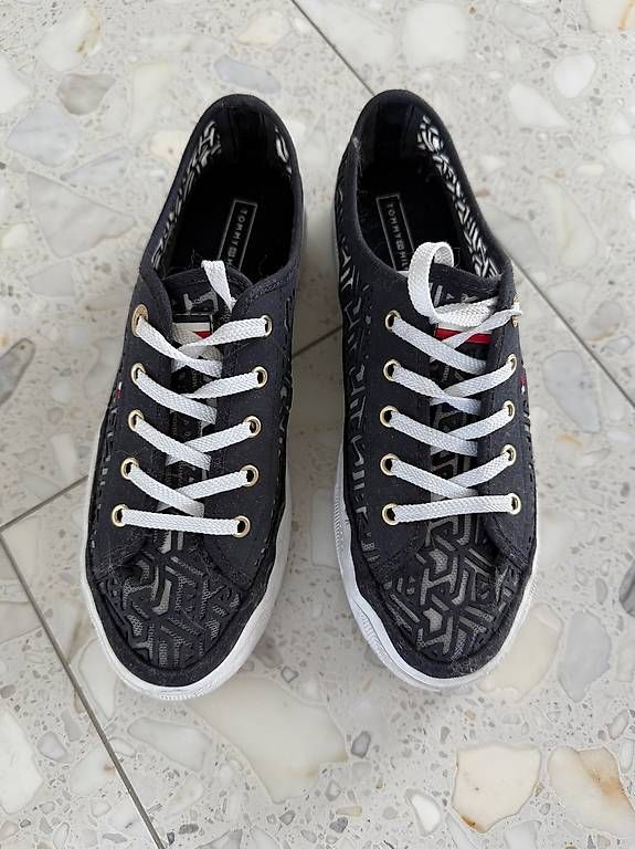 Tommy Hilfiger Scarpe da donna: Sneaker - Tommy Hilfiger - Gr. 39 – Usato da Luzern venduto da 2HIGH4U