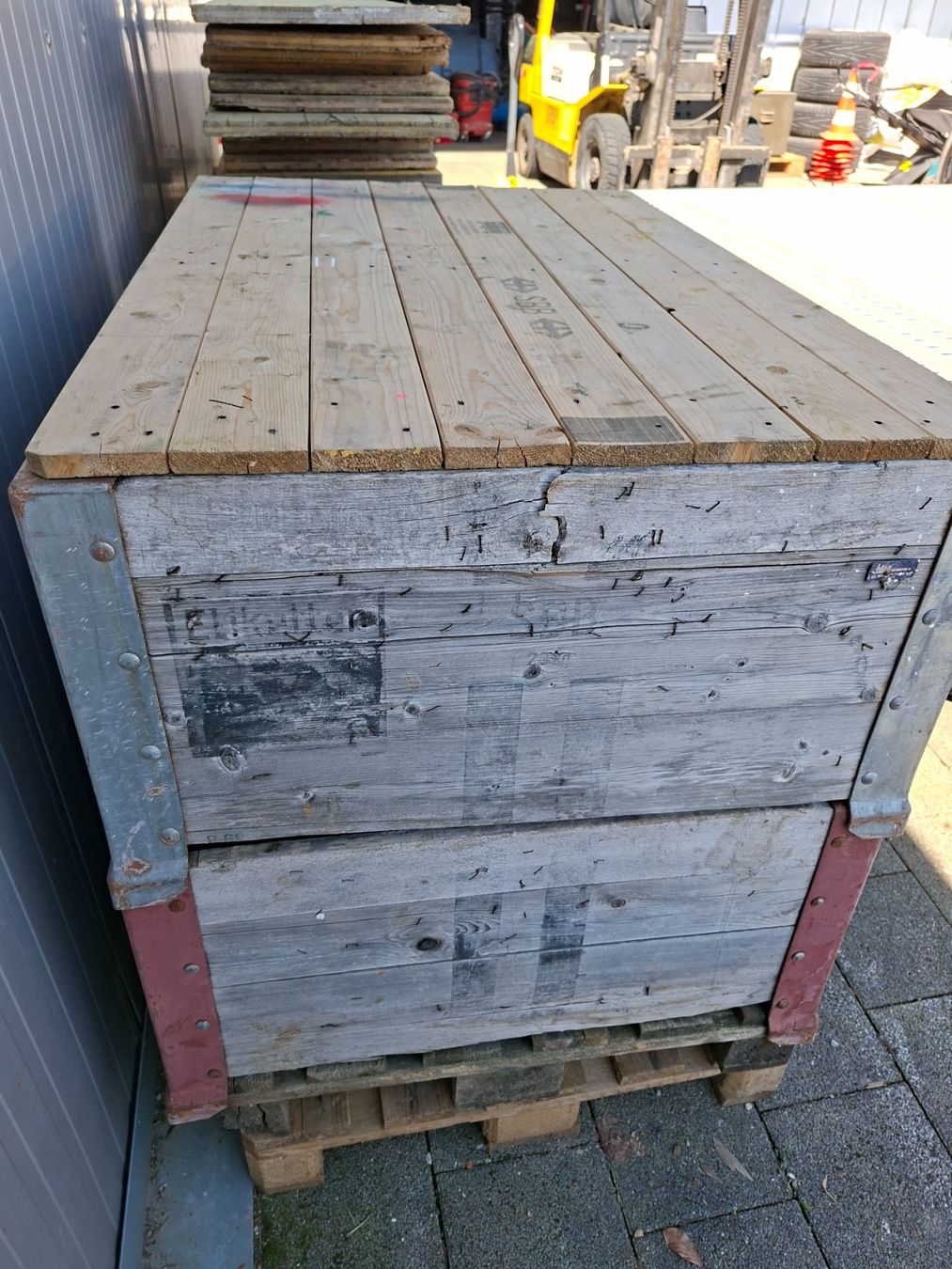 Paletten: 2x SBB Pallettenrahmen und 1x SBB Deckel – Gebraucht aus Attiswil von HTT78 1