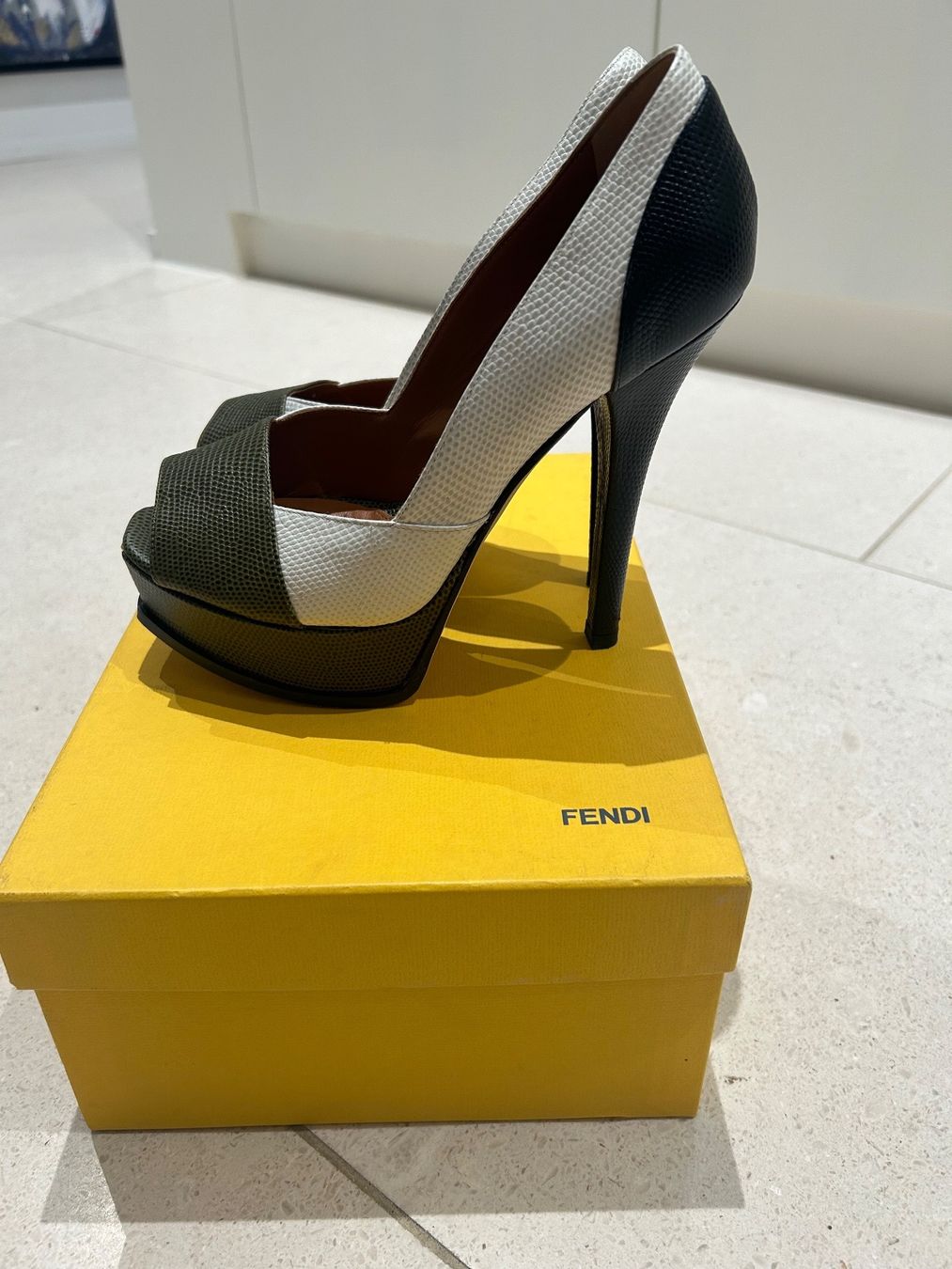 Fendi Chaussures femmes: Fendi High Heels – D'occasion à Küsnacht par emch125 1