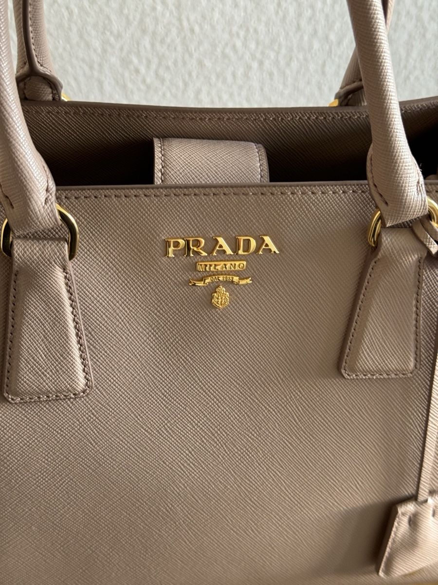 Prada Borse da donna: Prada Handtasche Saffiano Leder in altrosa – Nuovo (secondo la descrizione) da Zürich venduto da Kia78 8