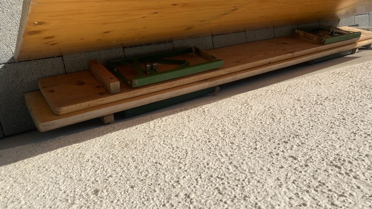 Tischset: Festbankgarnitur – Gebraucht aus Wauwil von Shine24 1