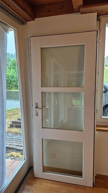 Portes: Holztür mit Rahmen – D'occasion à Zeihen par isabel.pfister