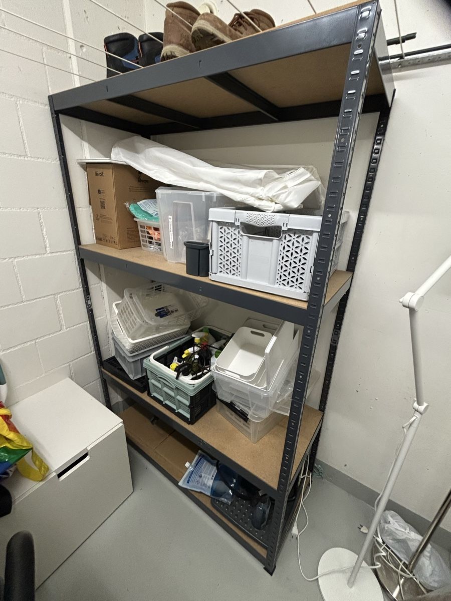 Scaffali: Keller Regal – Usato da Suhr venduto da Heidemann_May