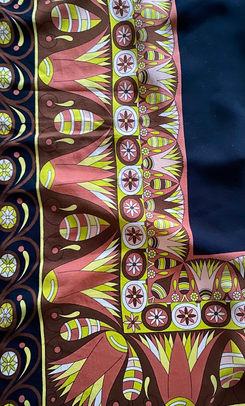 Foulard & Sciarpe: wunserschöner SEIDENFOULARD – Usato da Jona venduto da vanessasupermarket20 7