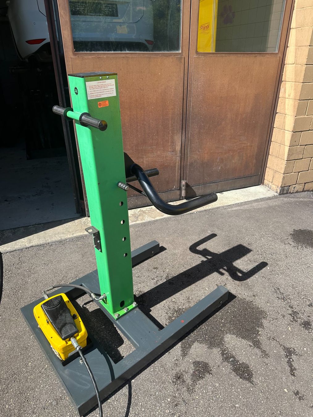 Piattaforme elevatrici & Crick: Fahrbarer Autohebelift – Usato da Dagmersellen venduto da heyv 3