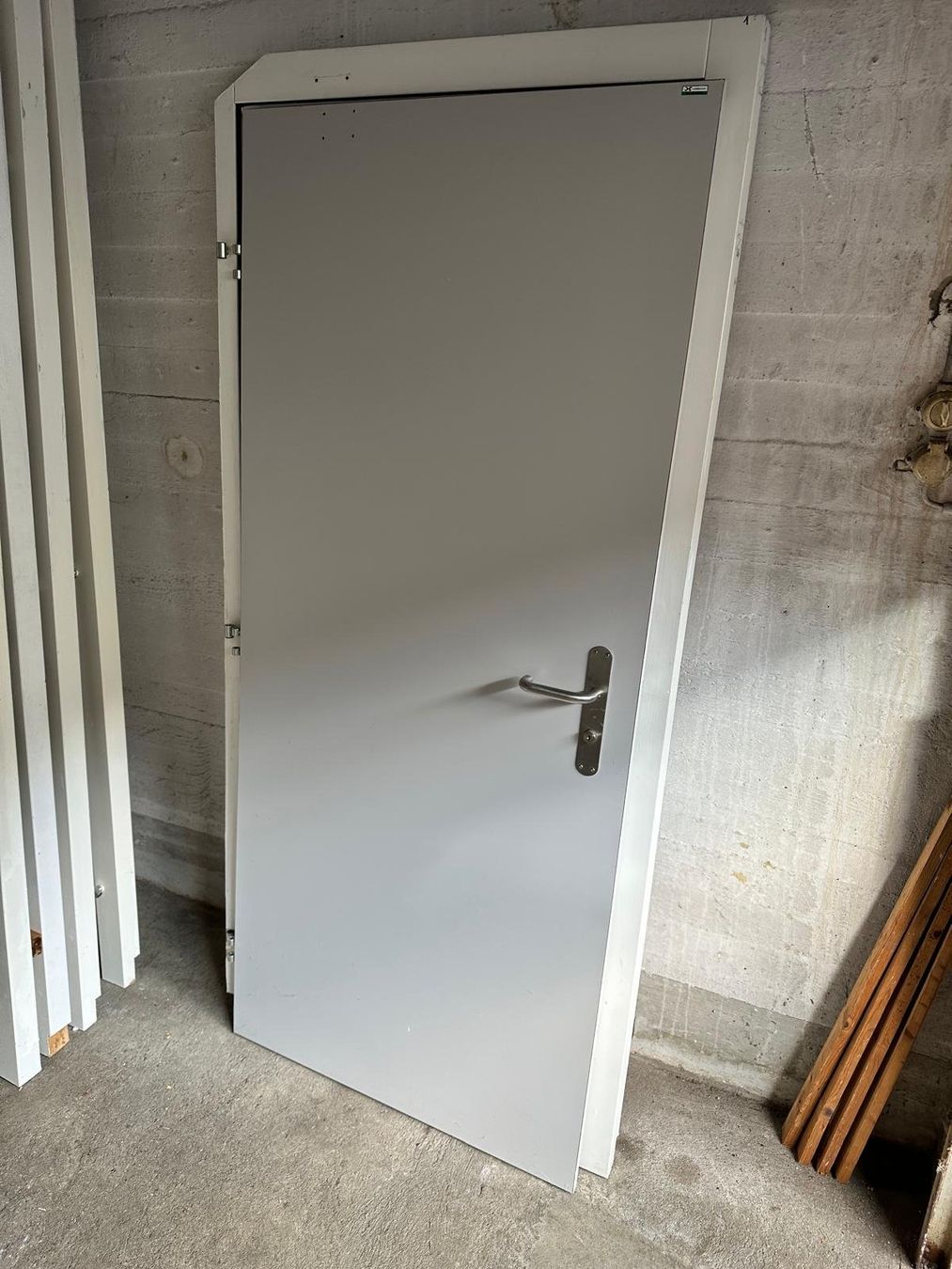 Portes: Kellertüre mit Rahmen – D'occasion à Spreitenbach par Space_X 1