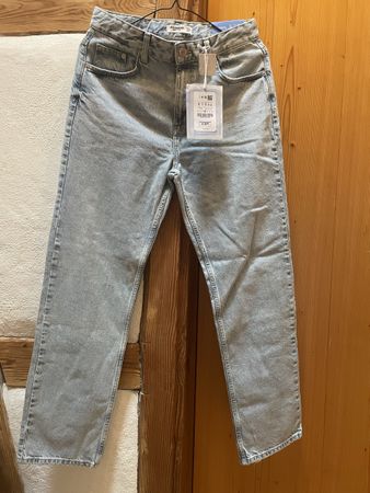 Light-wash Boyfried Jeans Pull & Bear Gr. 38