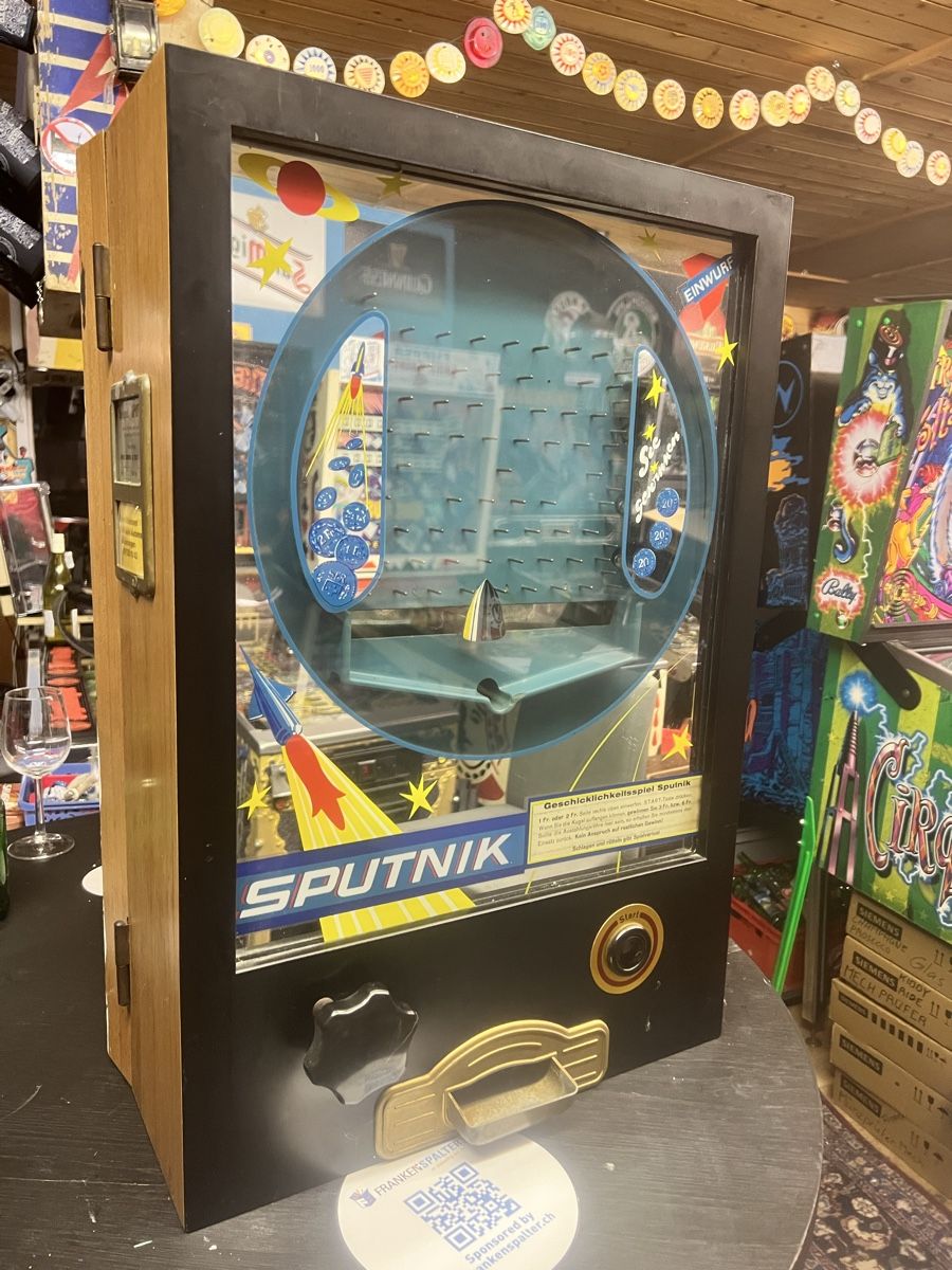 Slot Machine: Sputnik Geldspielautomat Vintage – Usato da Nänikon venduto da Flipperbar 1
