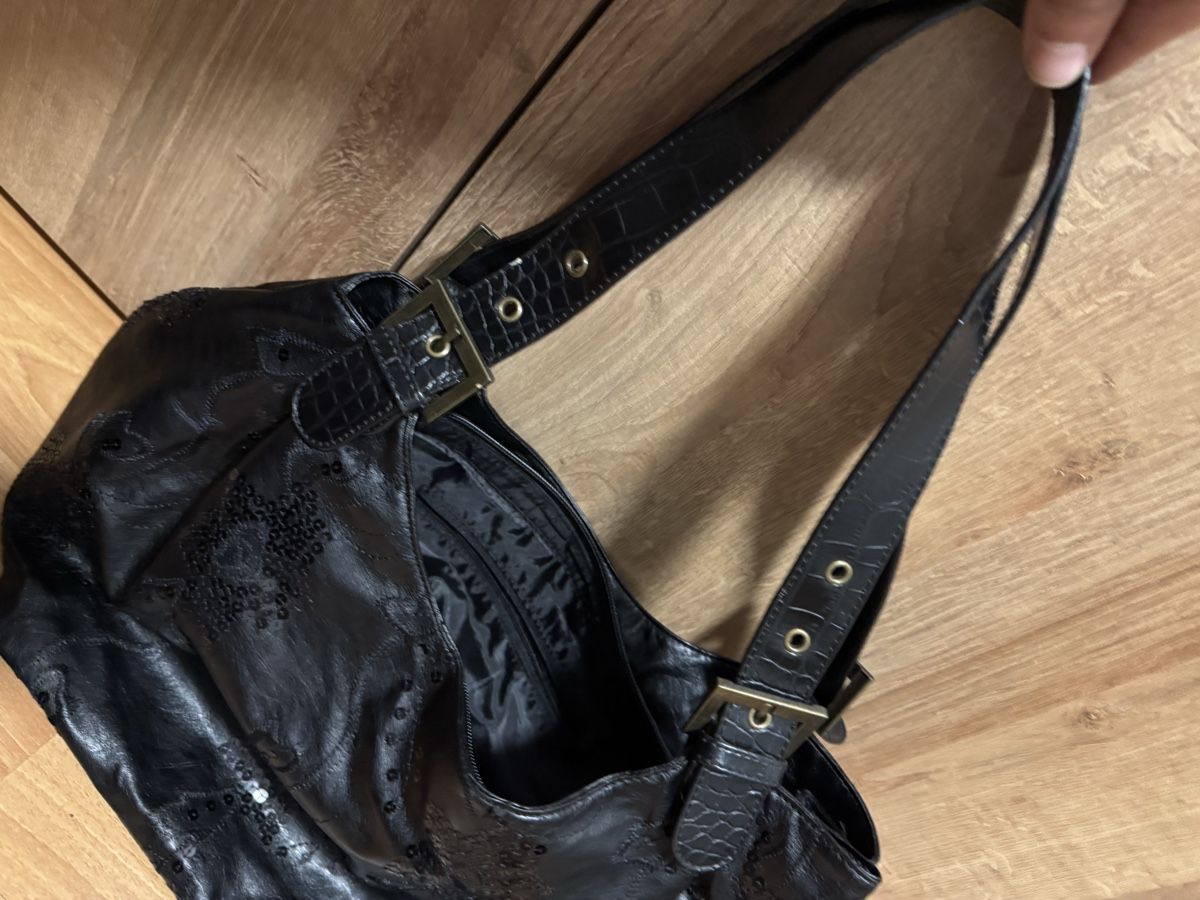 Sacs femmes: Sac à main noir en cuir véritable, parfait – D'occasion à Martigny par Mrtygn1 4