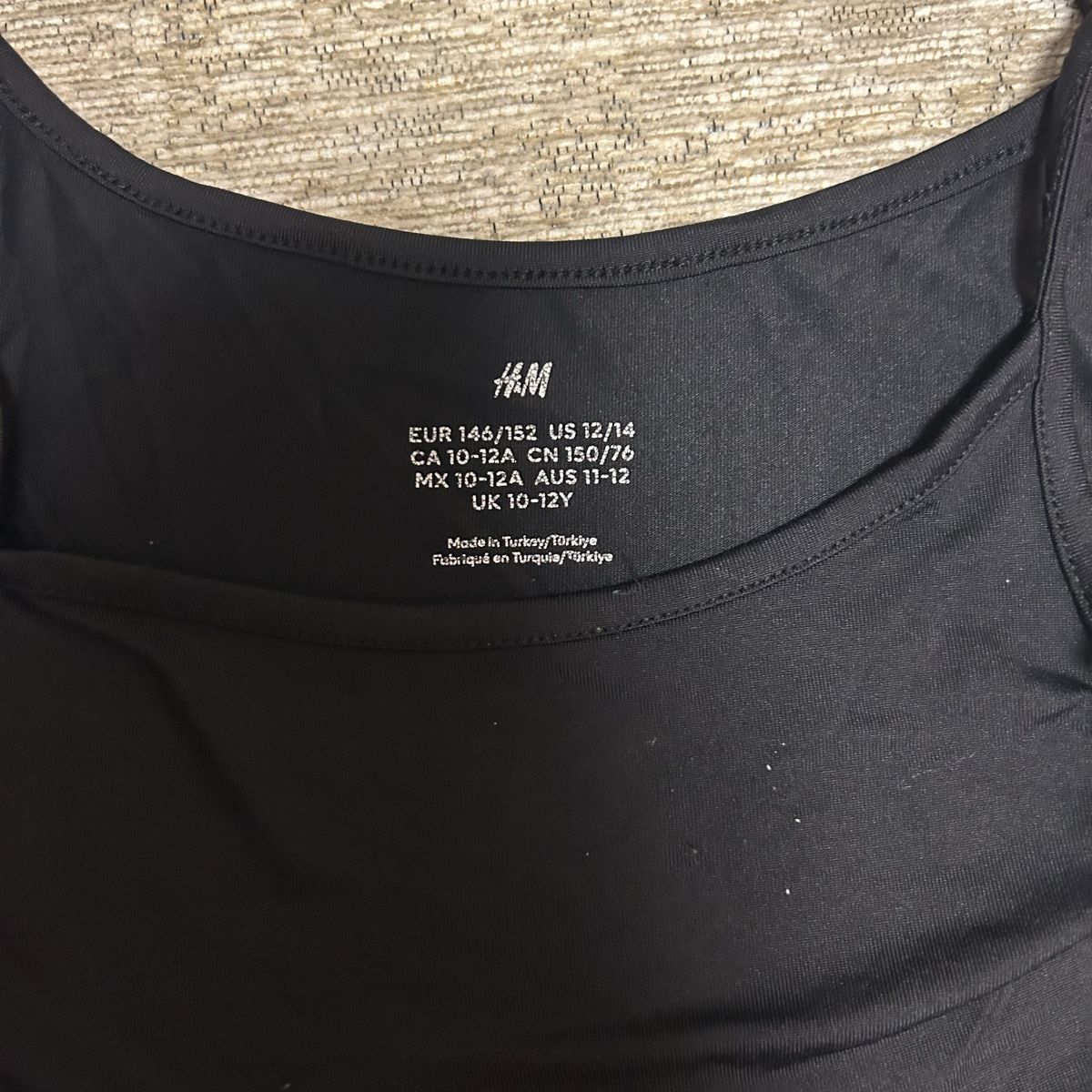 H&M Blusen, T-Shirts & Tops: body noir H&M, taille 146/152 – Gebraucht aus St-George von elena27 2