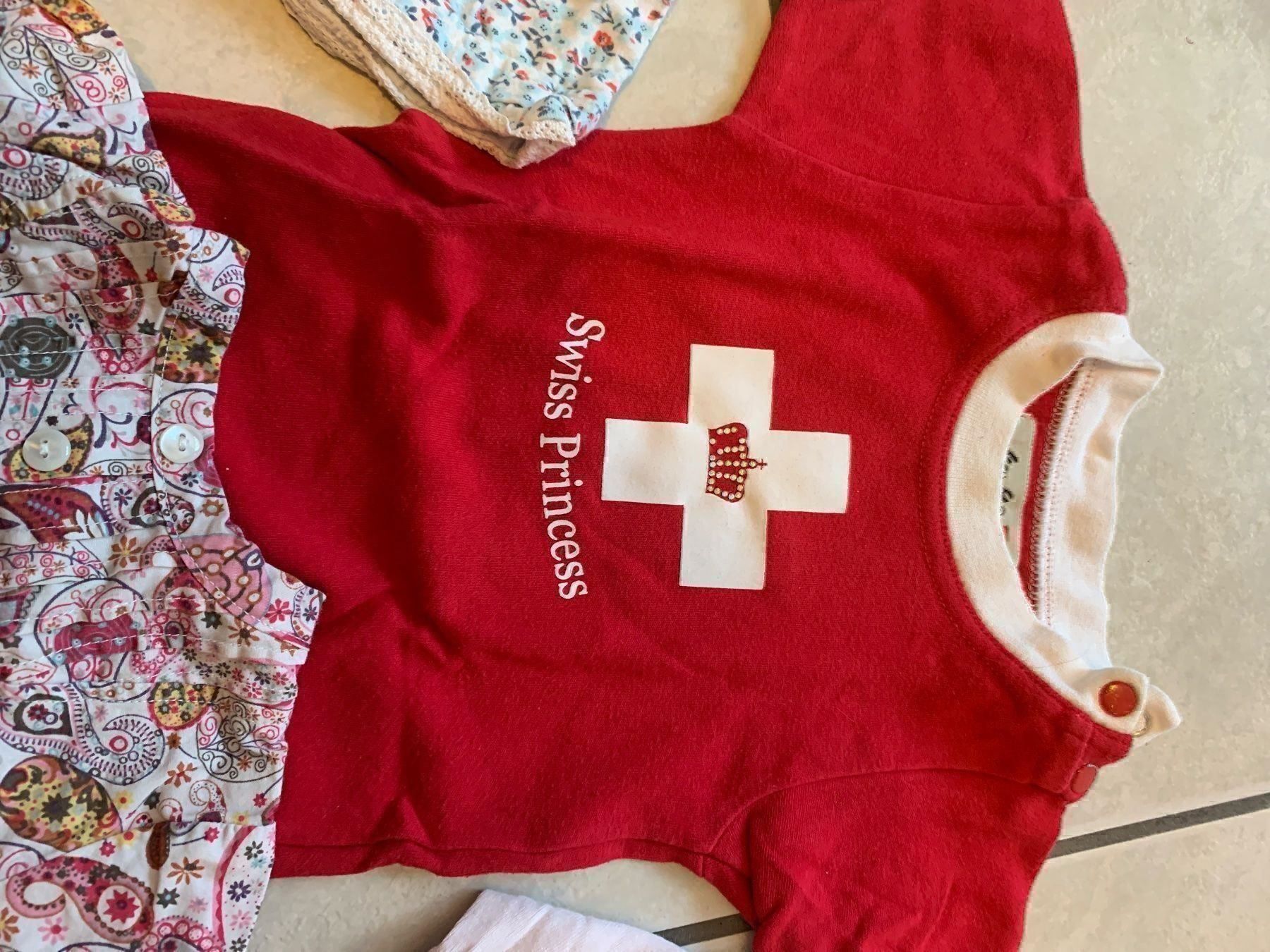 Lotti & Set di vestiti: Kleiderpaket Mädchen Gr 68 (K4) – Usato da Zürich venduto da K.St. 1