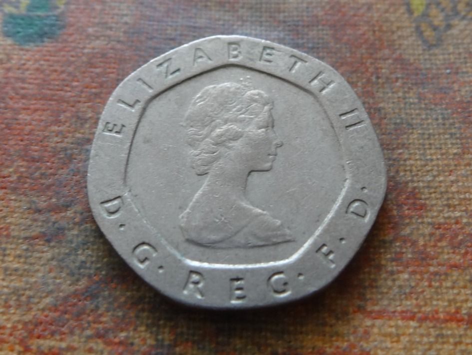 Tutti le monete: ROYAUME-UNI  20 Pence  1983 – Usato da Romanel-sur-Lausanne venduto da Swift13 1