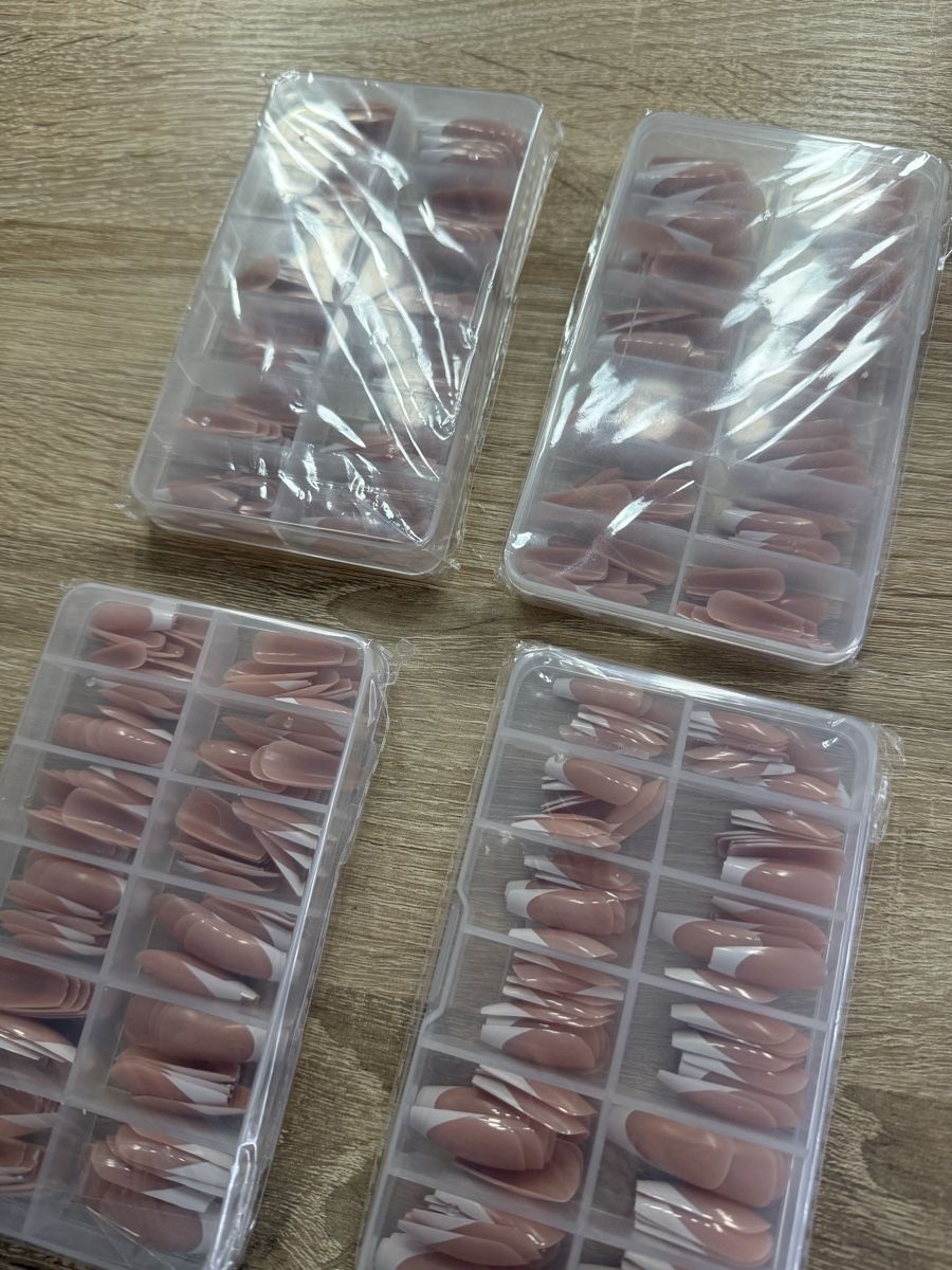 Ongles artificiels: Press On Nails – Neuf avec emballage d'origine à Baar par elexata 1