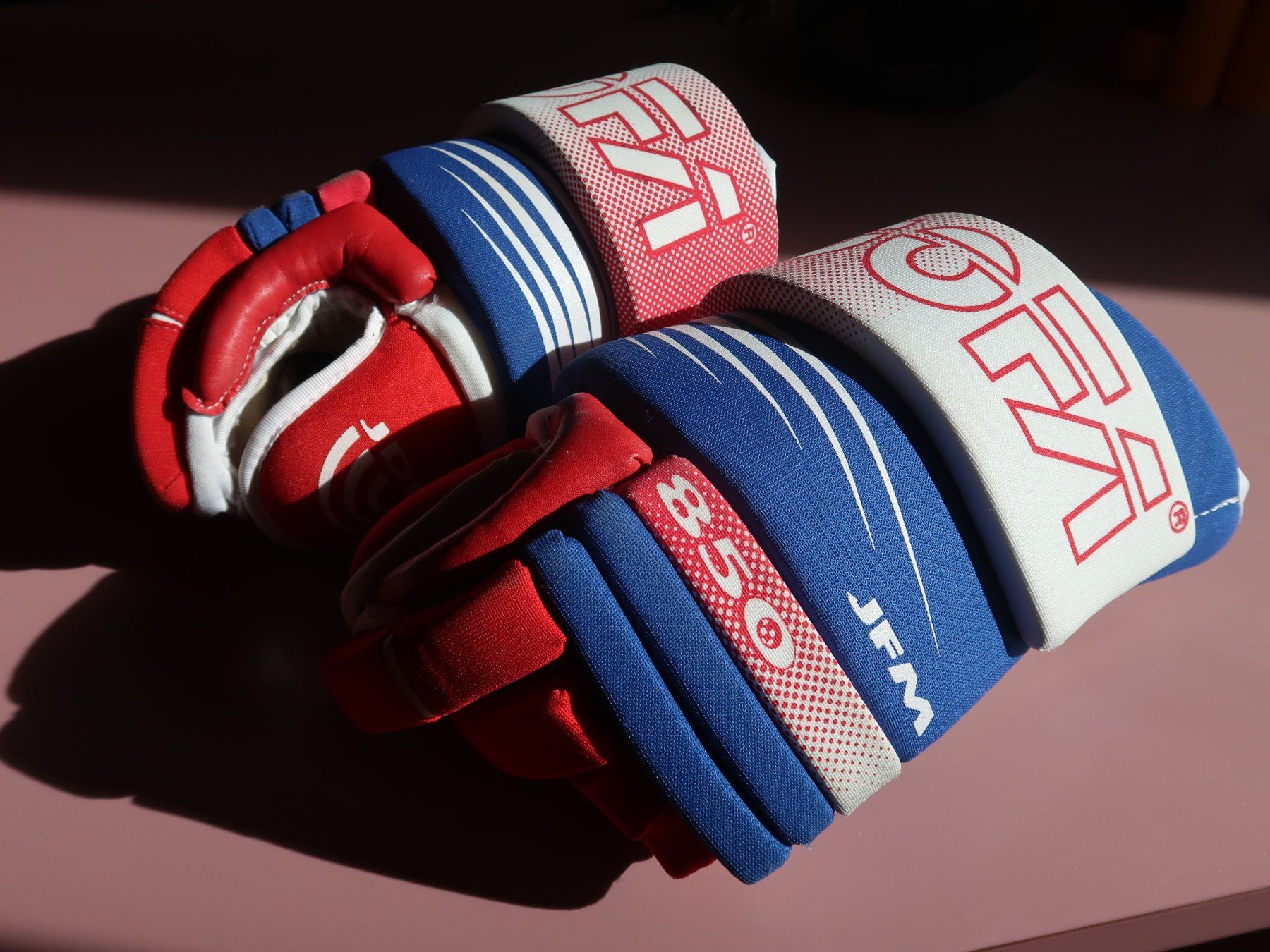 Guanti & manicotti: Hockeyhandschuhe – Usato da La Chaux-de-Fonds venduto da Criste 3