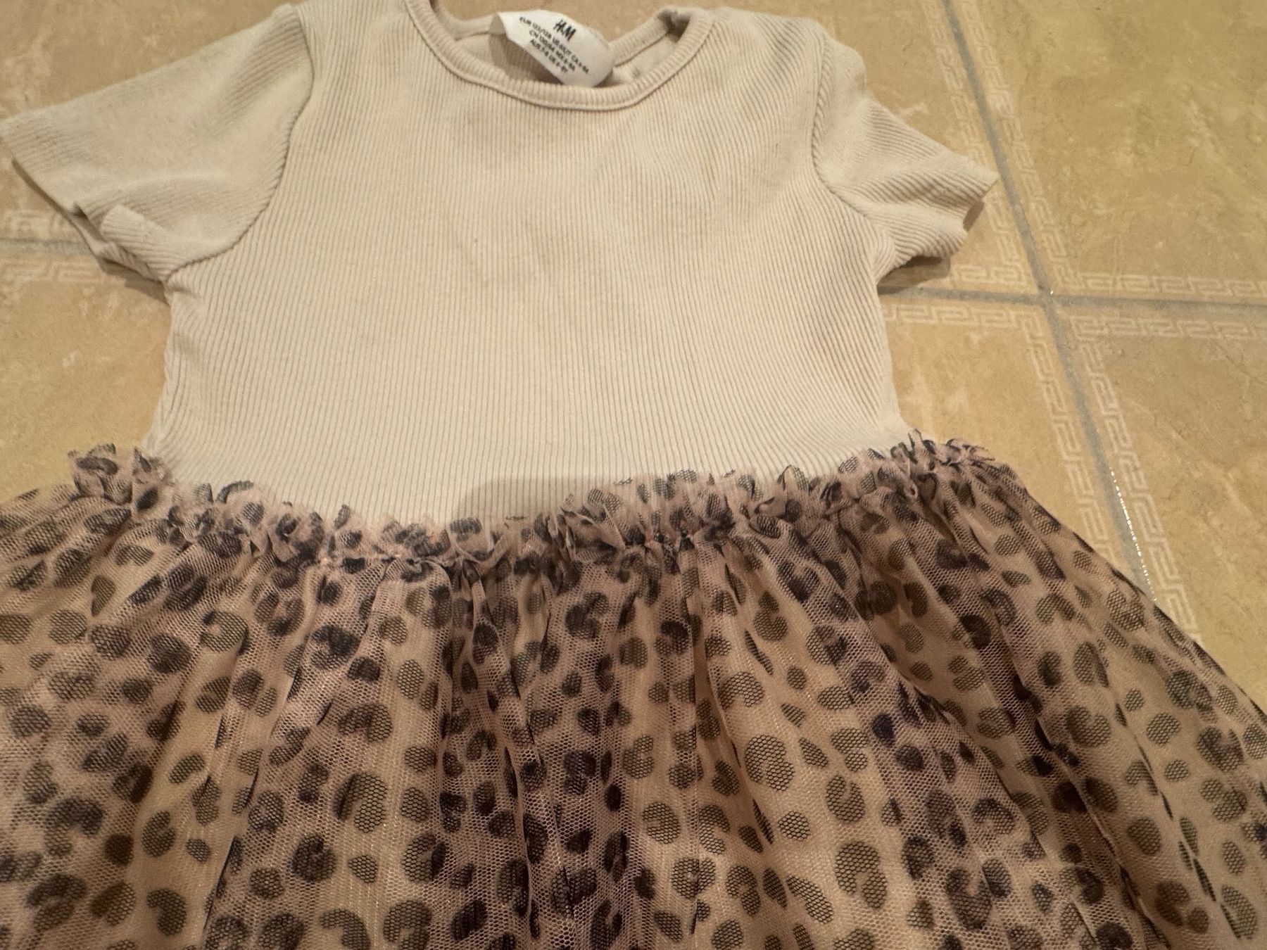 H&M Vestiti & Gonne: H&M NWT Kleid, 7J 122 – Nuovo (secondo la descrizione) da Klingnau venduto da Markus14 2