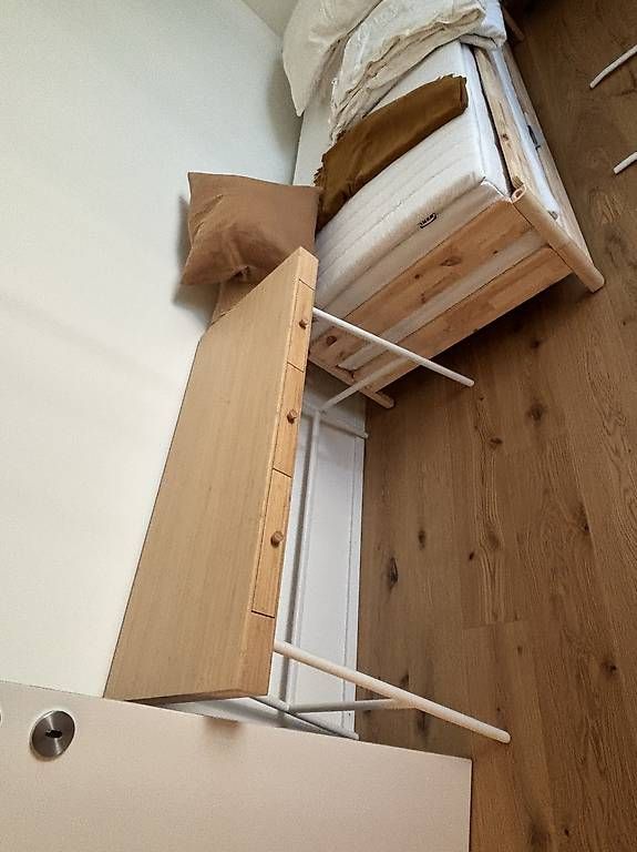 Schreibtische: IKEA Tisch LILLASEN – Gebraucht aus Schaan von jul_zc87 1