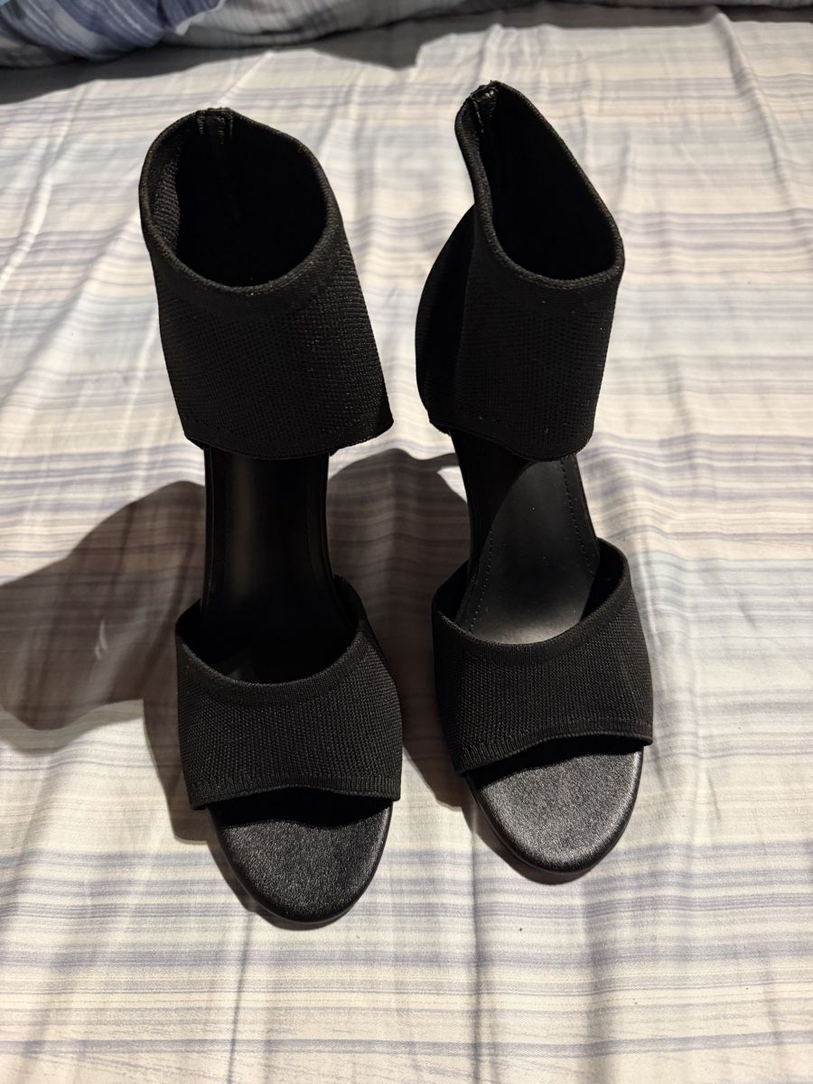 Scarpe da donna: Sandales à talons hauts  – Nuovo (secondo la descrizione) da Chancy venduto da dia_tb2t