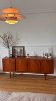 Massivholz-Kommode im Mid-Century Design