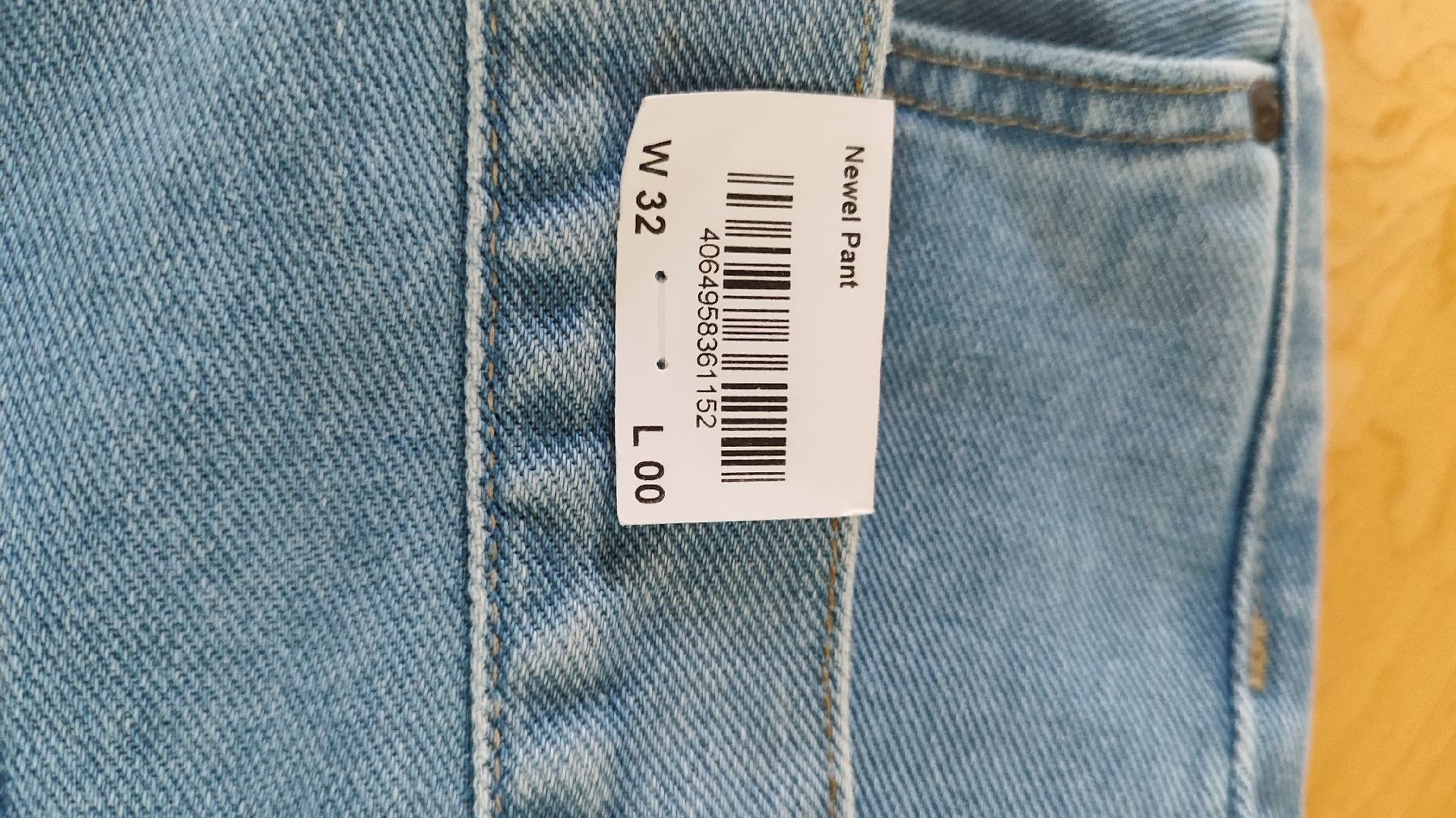 Carhartt Jeans: Carhartt Newel Jeans – Nuovo e nell'imballaggio originale da Mettmenstetten venduto da Anarim.m 2