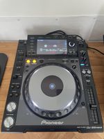 2x CDJ 2000 Nexus