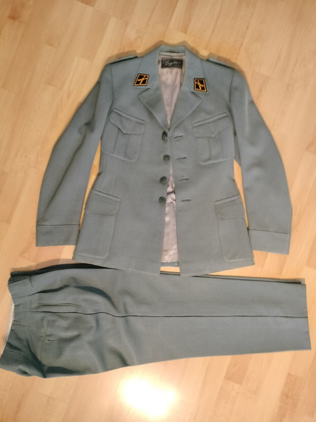 Schweizer Armee Uniformi: Schweizer Armee Militär Uniform – Usato da Schwanden Sigrisw venduto da Wibe81