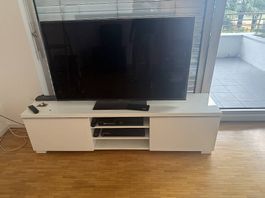 Mobili per salotto. TV e credenza 