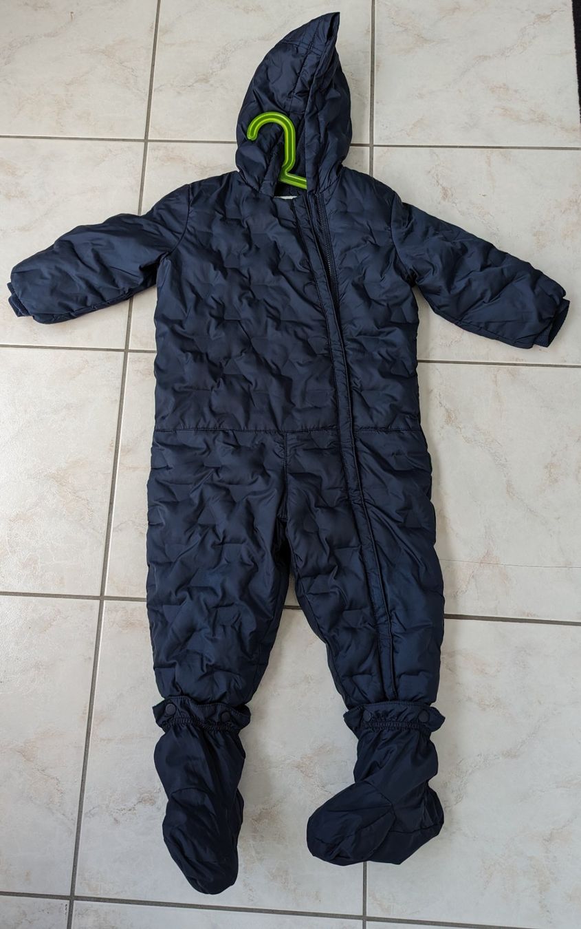 Jumpsuits: Schneeanzug Grösse 86 – D'occasion à Ueberstorf par vil_qmy8