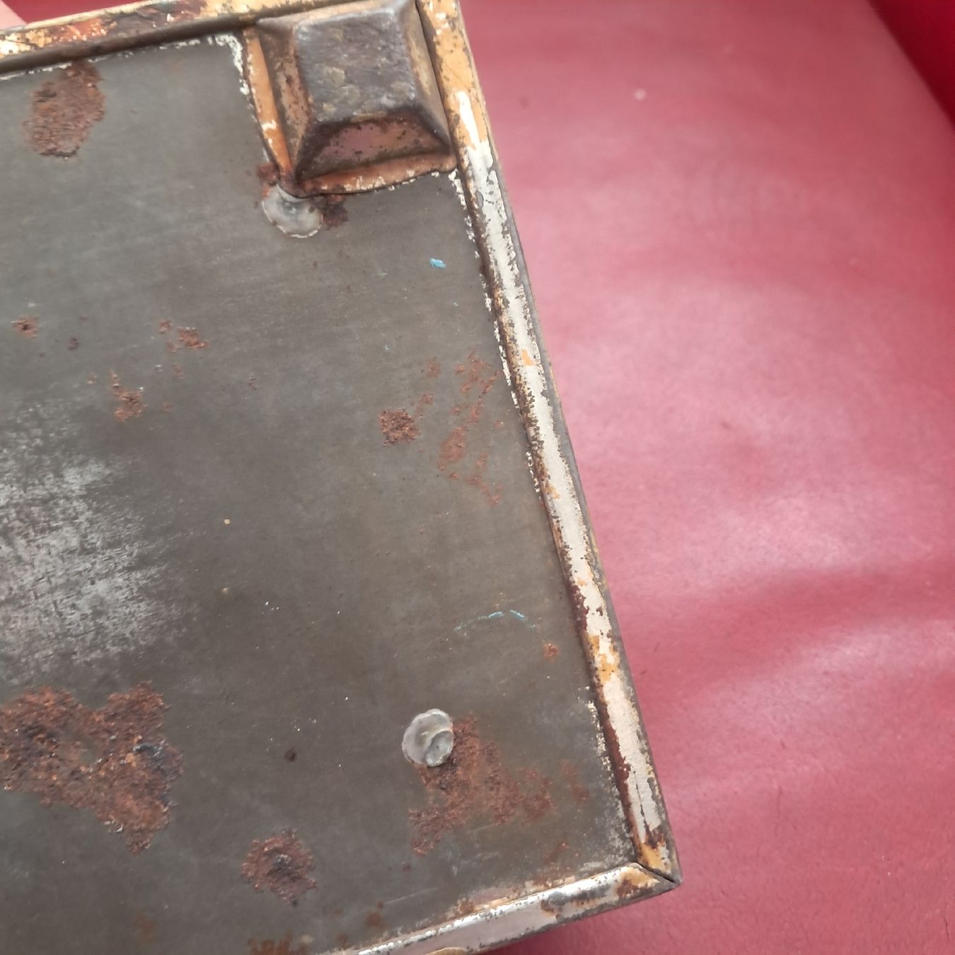 Autre vaisselle: Alte Blechdose mit Motiv nostalgisch gebraucht – D'occasion à Dietikon par una_y6wy 6