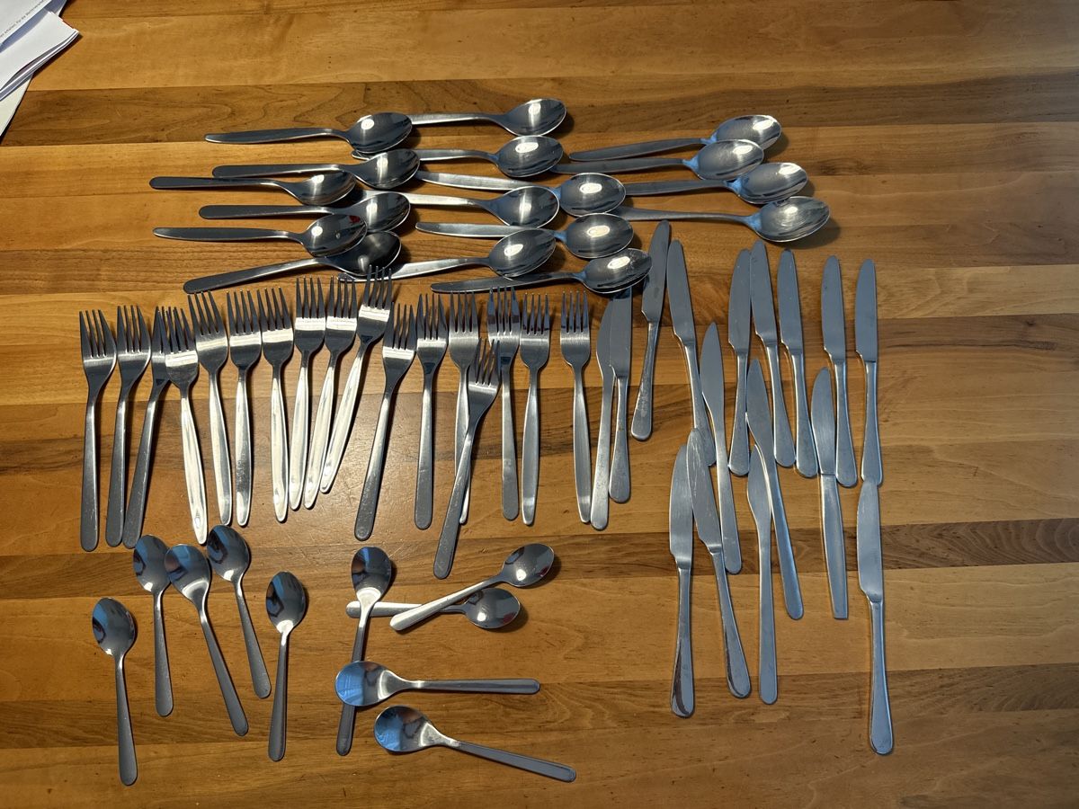 Ikea Bestecksets: Edelstahlbesteck-Set, Messer, Gabel, Löffel – Gebraucht aus Zürich von