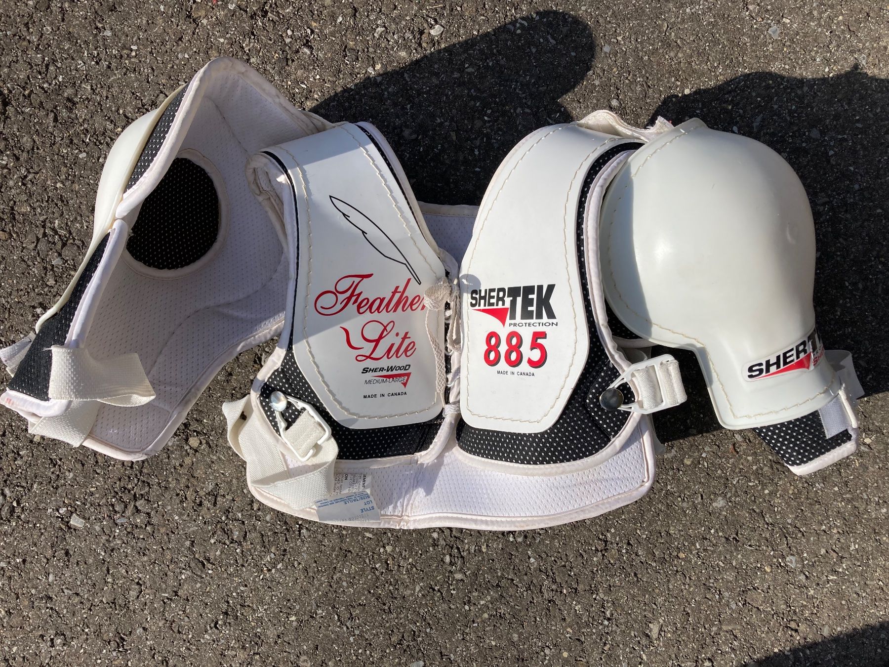 Schutz & Schoner: Eishockeyausrüstung mit Tasche – Gebraucht aus Belp von Siruz 7