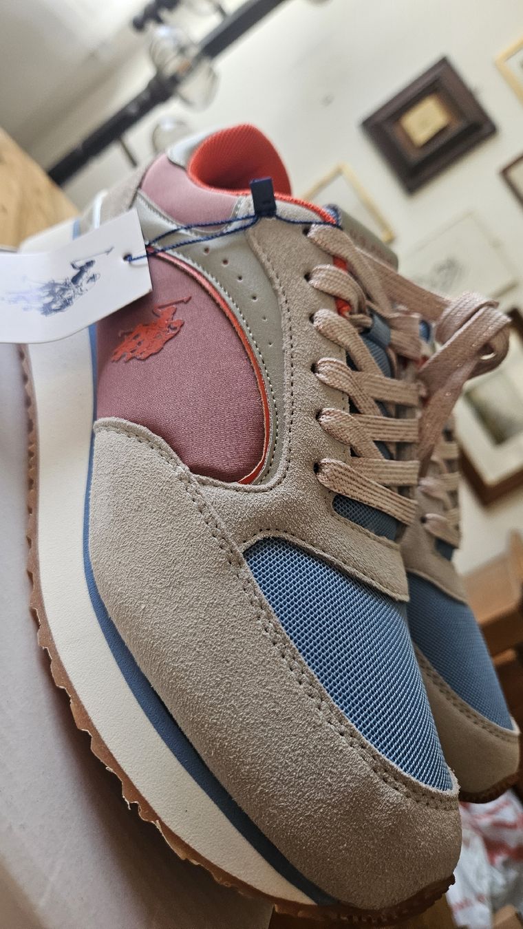 Scarpe da donna: NEU Sneaker, Gr. 41 – Nuovo e nell'imballaggio originale da Rapperswil SG venduto da liivea 1