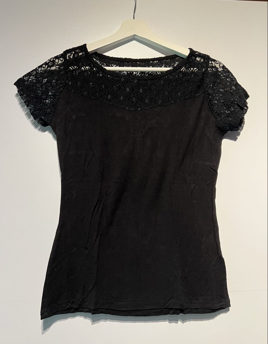 T-shirt: Damen T-Shirt schwarz Spitze  – Usato da Fribourg venduto da ank74