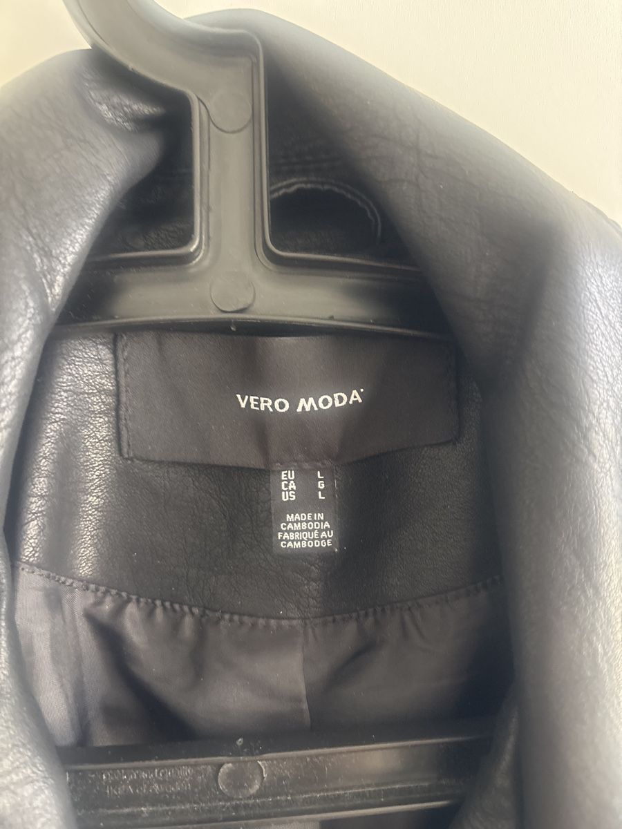 Vero Moda Giacche: Schwarze Kunstlederjacke Gr. L – Usato da Untervaz venduto da Efri33 1