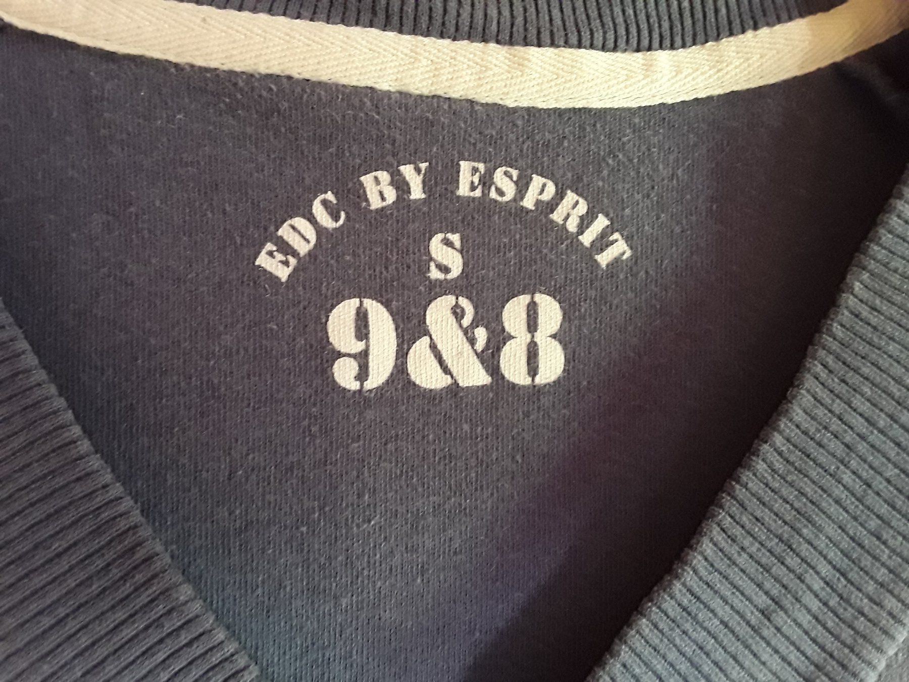 Esprit T-shirt: T-Shirt von Esprit S – Usato da Wattwil venduto da tannenmeise73 2