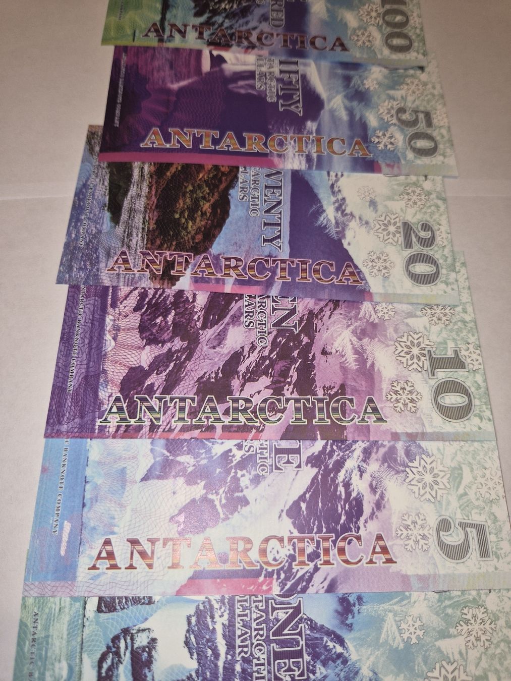 Banconote: Lots de 6 Billets commémoratifs animaux Antarctica – Nuovo (secondo la descrizione) da Senèdes venduto da hen_fw8b 1