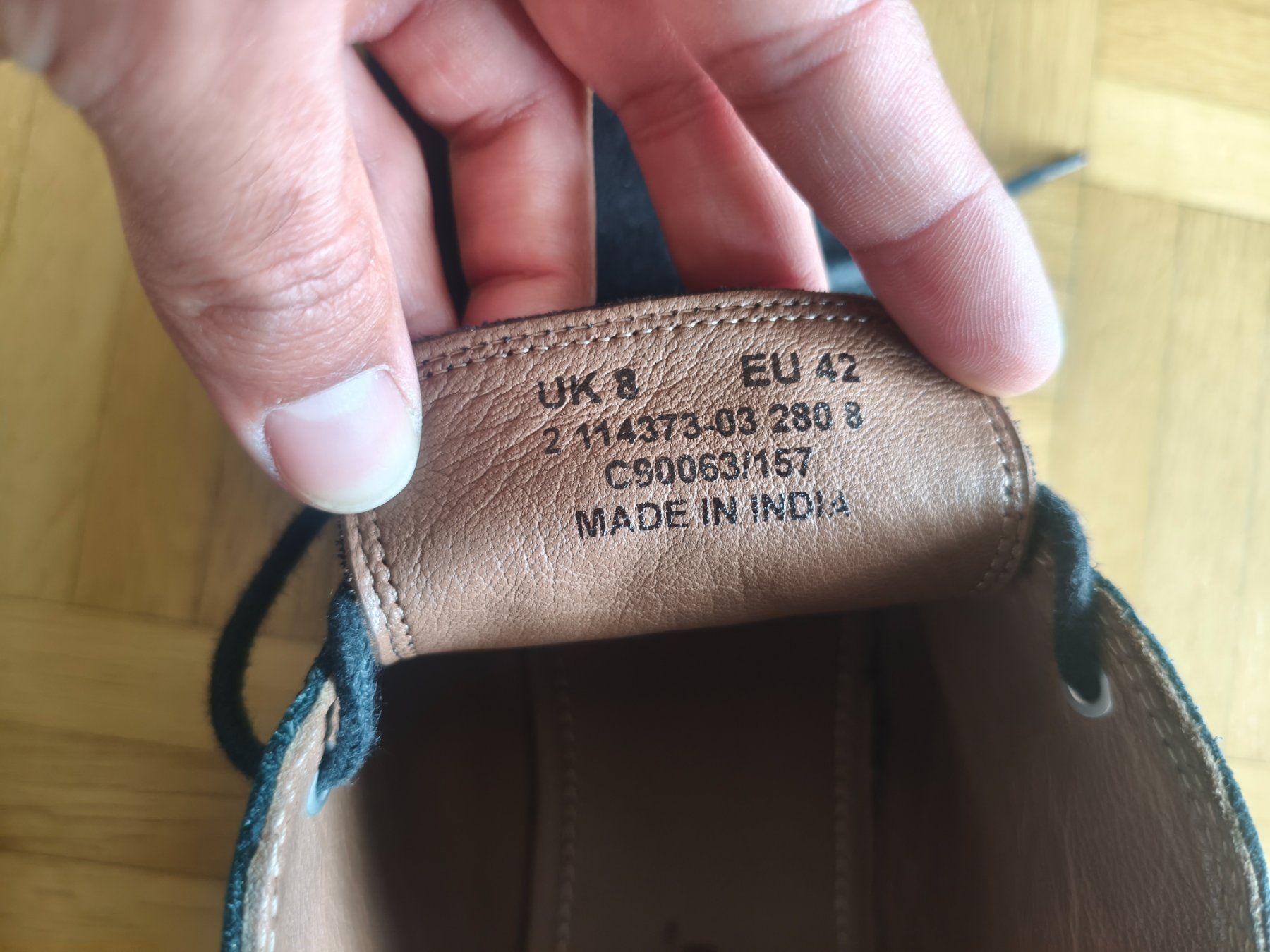 Scarpe da uomo: Schwarze Herren Stiefeletten Gr. 42 – Usato da unterengstringen venduto da azo_d69v 4