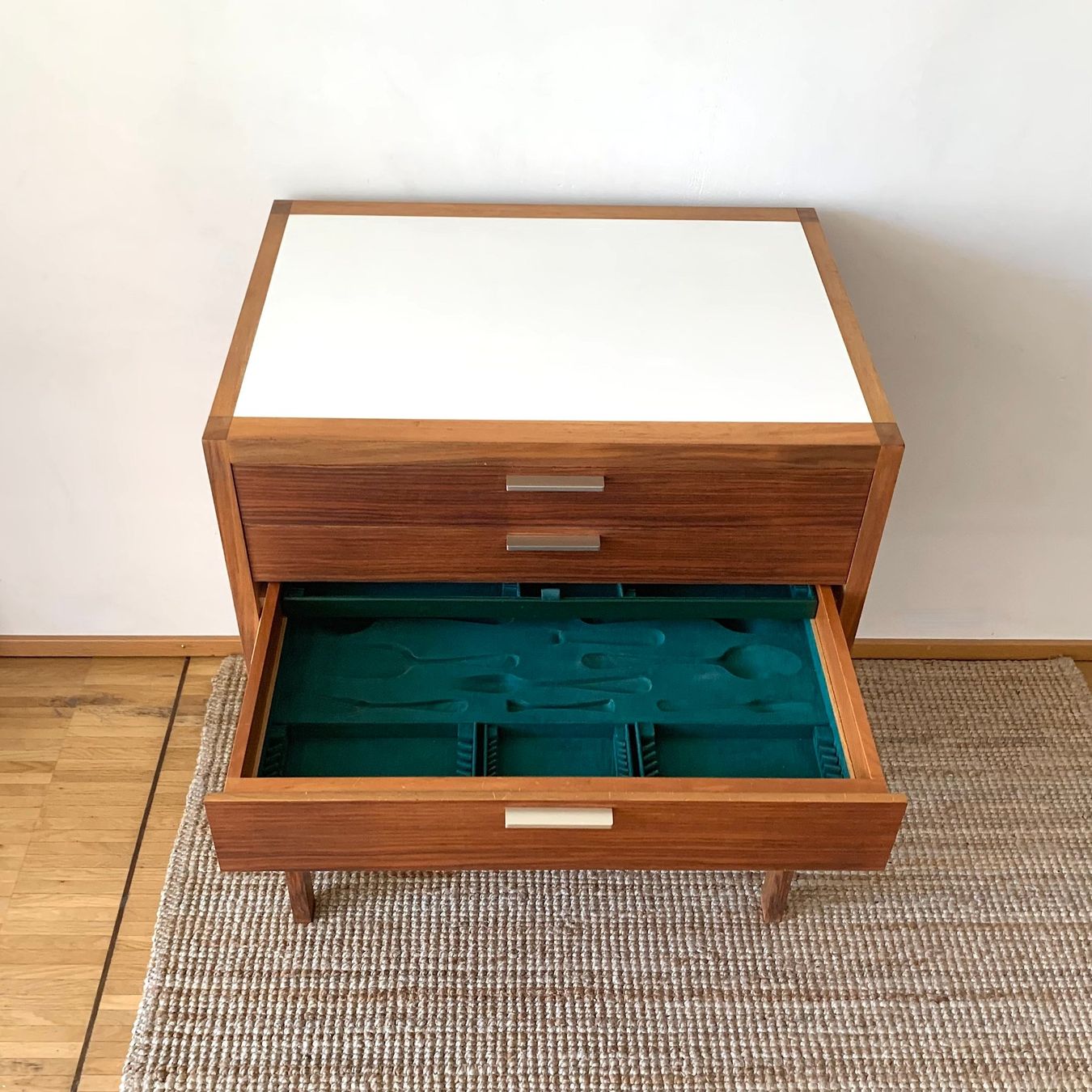 Cassettiere: Kommode/Sideboard aus den 60/70er Jahren – Usato da Winterthur venduto da Trouvailles-77 5
