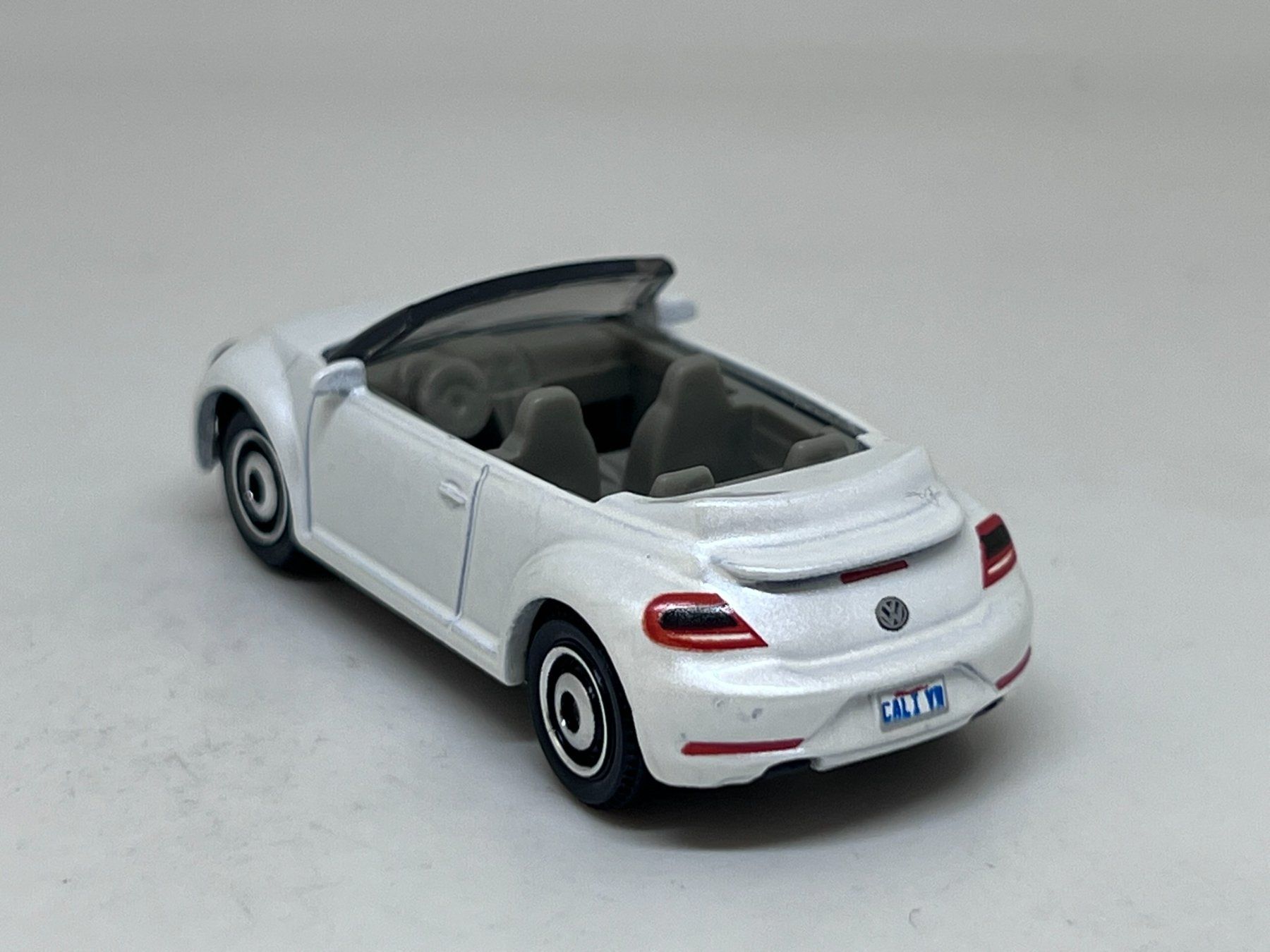 Matchbox Modellini d'auto: Matchbox 2019 Volkswagen Beetle #752 – Usato da Wildegg venduto da LaaBoutique 2