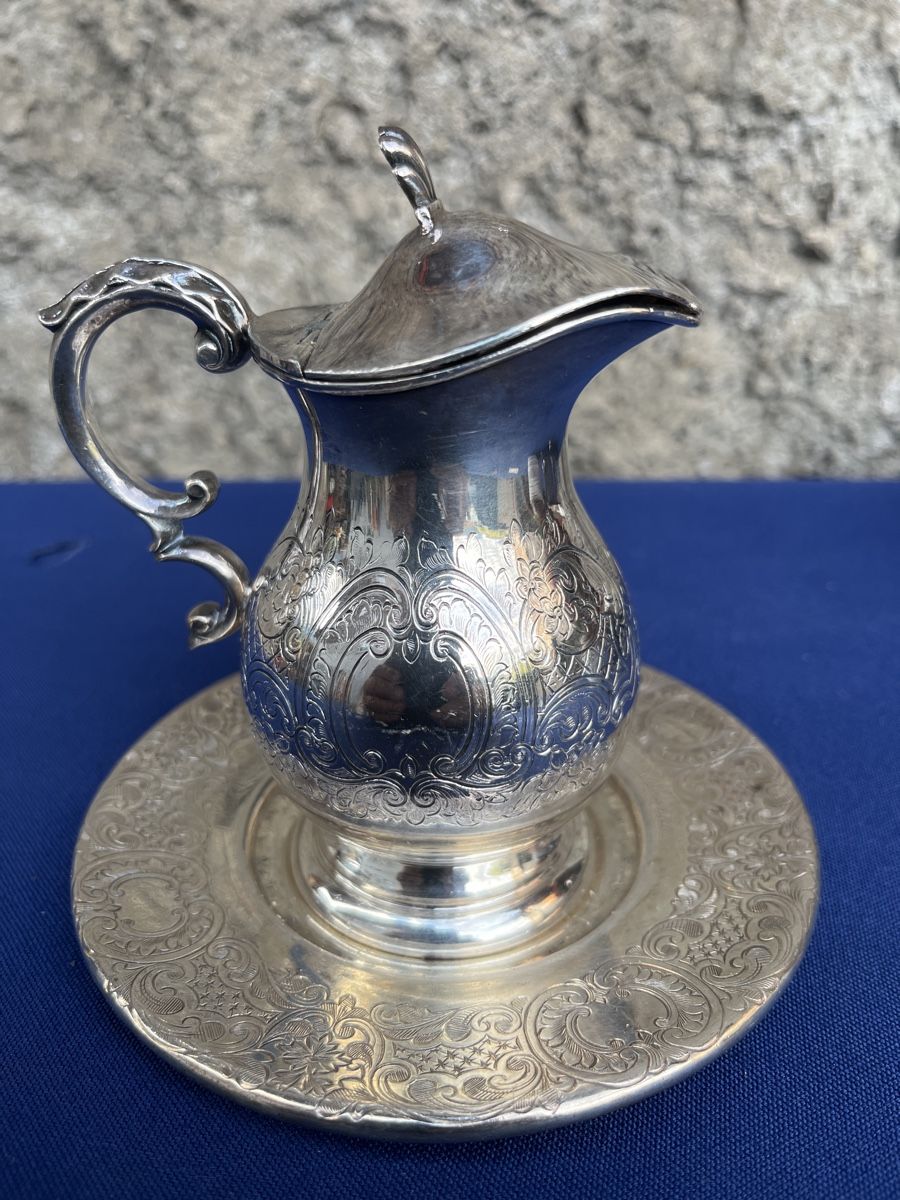 Caraffe: Kännchen versilbert mit Unterteller England gebraucht – Usato da Brienz BE venduto da hey_z9vg