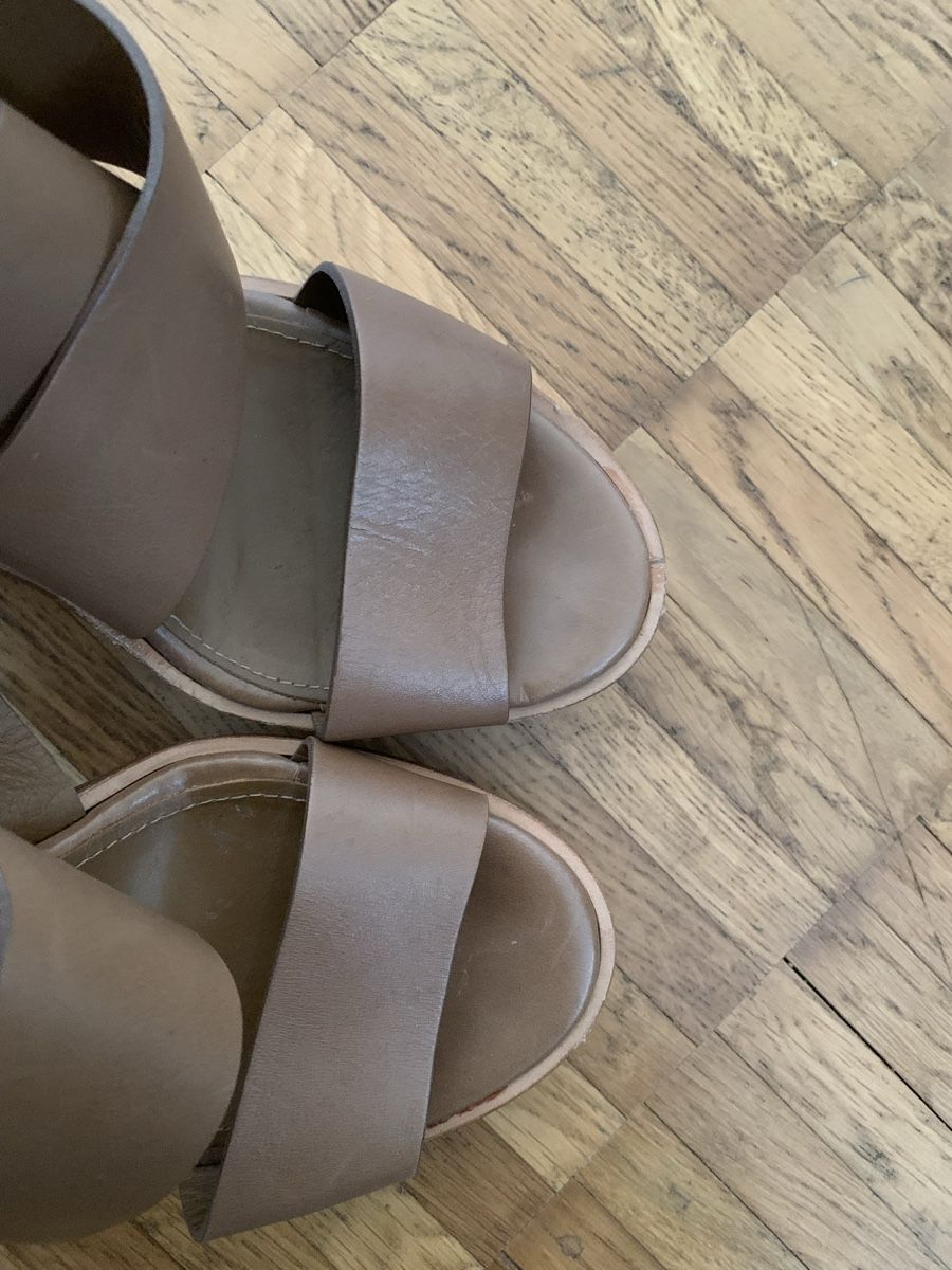 Scarpe da donna: Max mara beige leder sandalen – Usato da Zürich venduto da Nikuska32 3