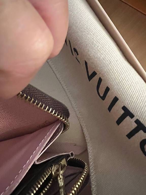 Portamonete: Louis Vuitton Geldbörse Clémence – Usato da Adliswil venduto da dor_5xng 3