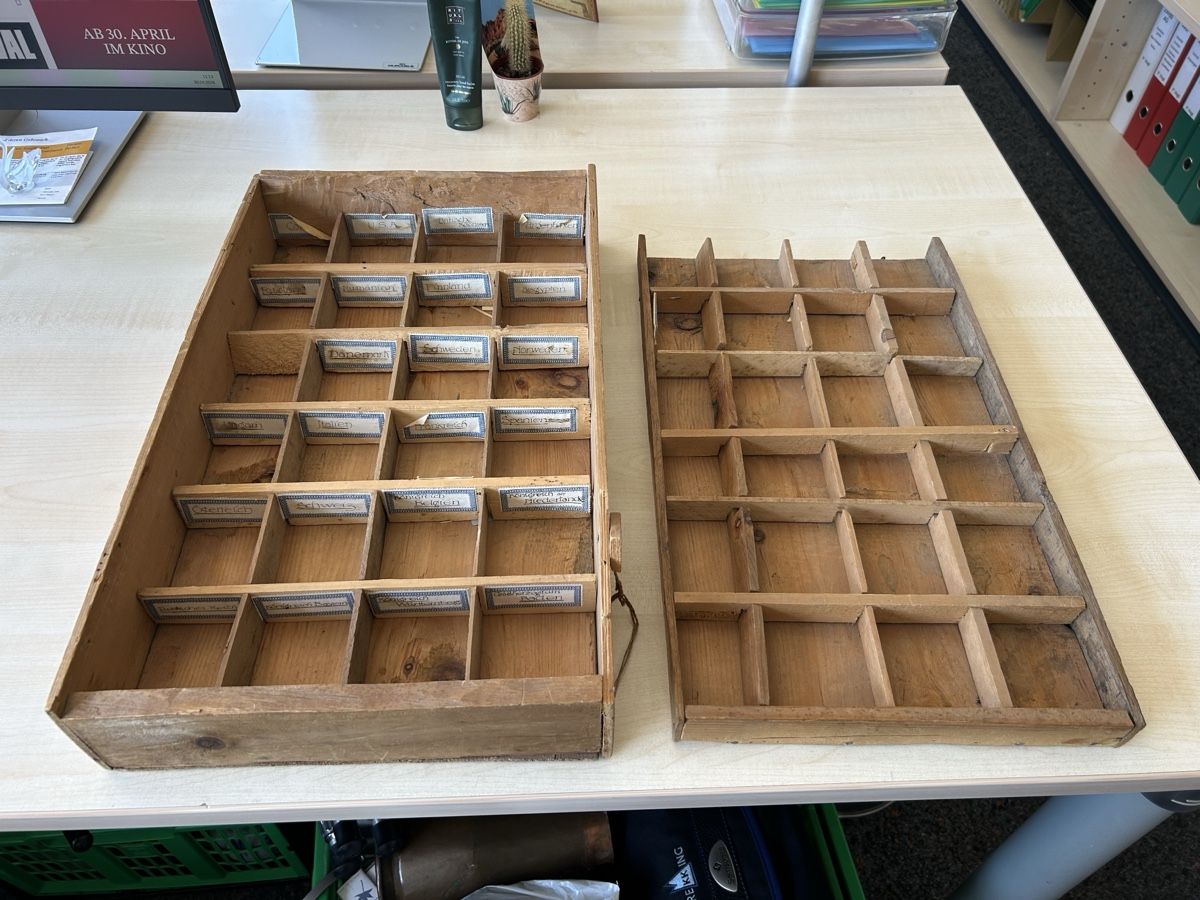 Articoli in legno: Antiker Setzkasten Holz – Nuovo (secondo la descrizione) da Zuchwil venduto da celixne