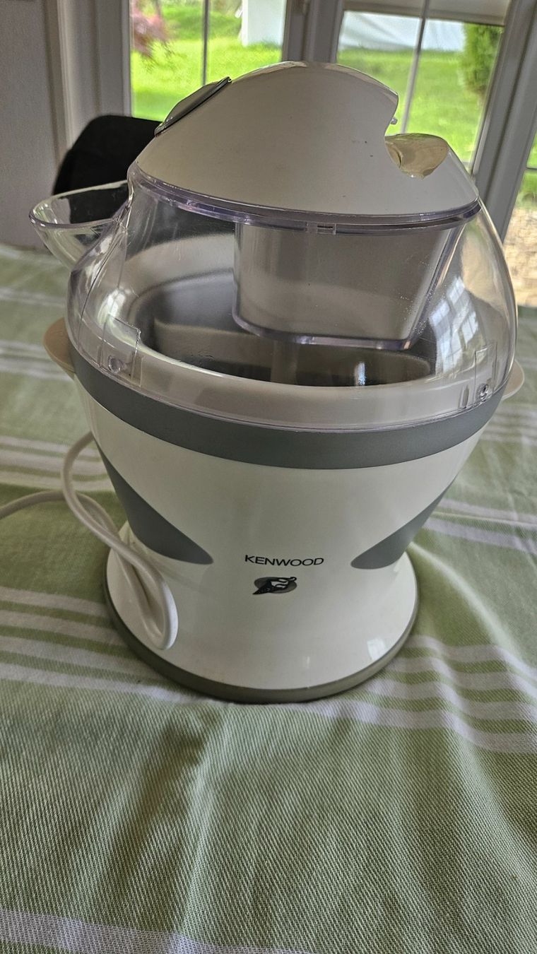 Kenwood Elettrodomestici da cucina: Sorbetière Kenwood – Usato da Peyres-Possens venduto da vevette65