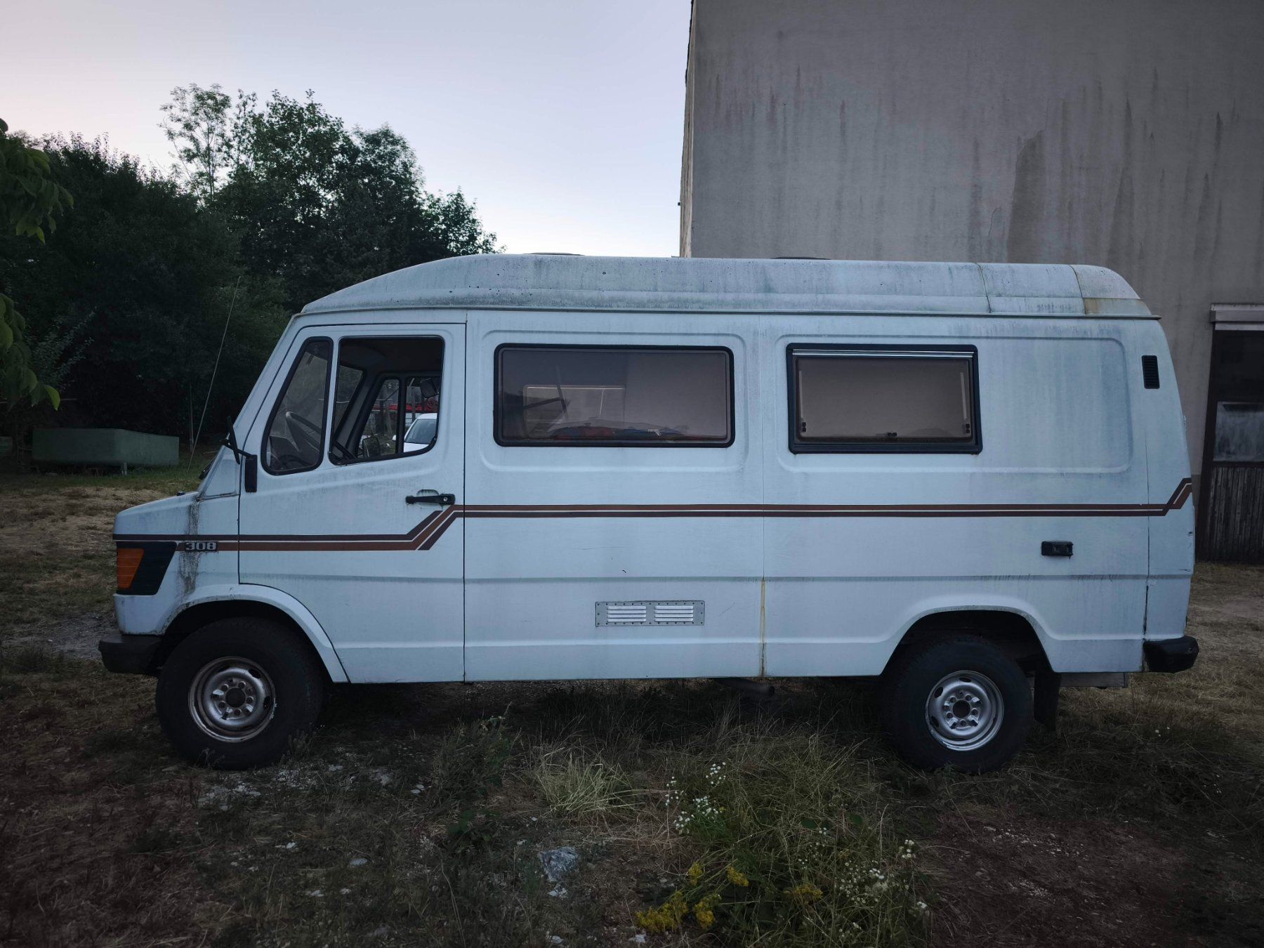 Mercedes-Benz Veicoli da campeggio: Mercedes camper – Usato da Winterthur venduto da viv_7mm8 2
