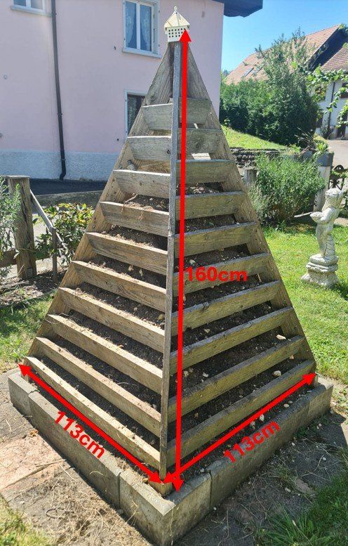 Vasi per fiori: Große Pflanzpyramide aus Holz – Usato da Corban venduto da Flagada99 3
