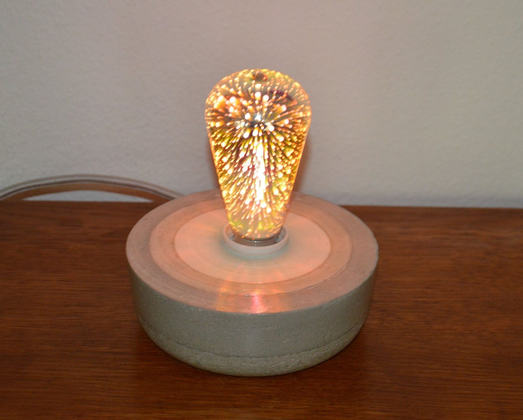 Lampade: Betonlampe (Art.9) – Usato da Zürich venduto da flogax193
