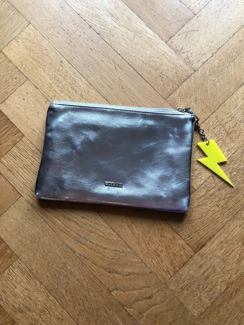 Sacs femmes: Pochette Girl Power Studio DIY – D'occasion à Neuchâtel par Thesebootsaremadeforwalking 2